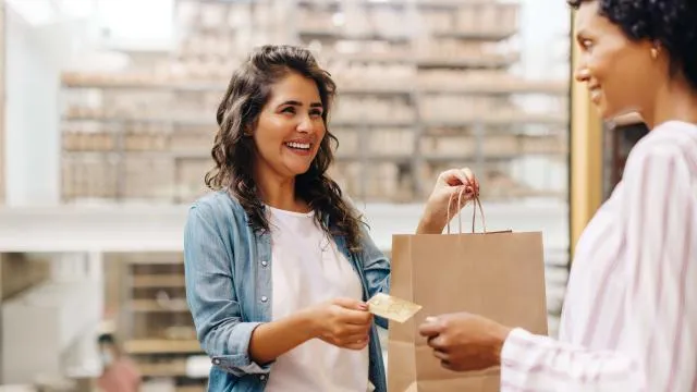 Aktienmarkt heute: Aktien schließen gemischt, Bitcoin legt zu, während Wall Street auf Inflationsdaten wartet.