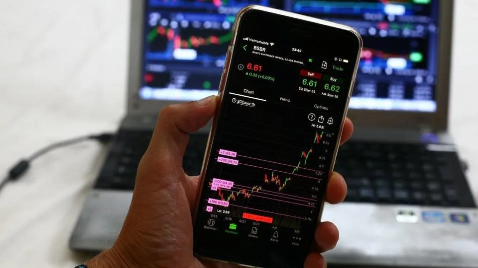 Krypto-Aktien steigen, da Bitcoin sich Allzeithochs nähert.