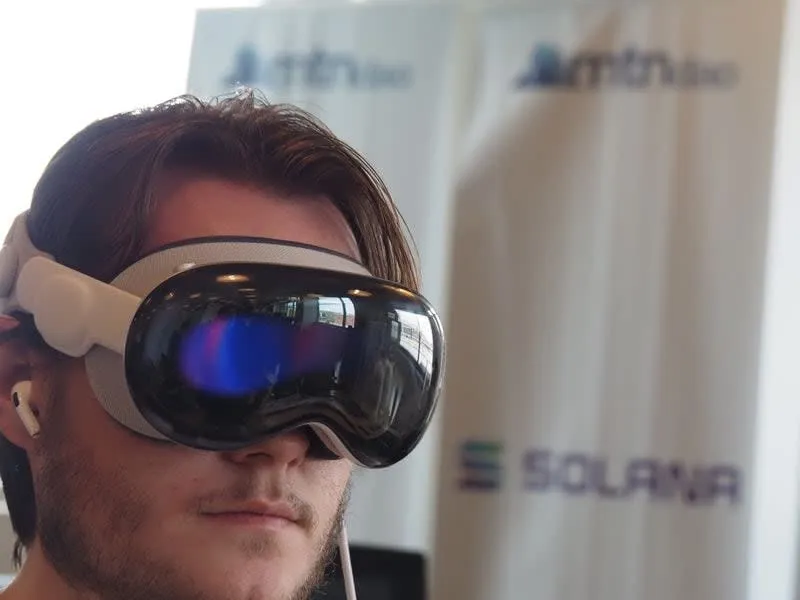 Apple Vision Pros sind praktisch der Dresscode in diesem Crypto-Hacker-Haus.