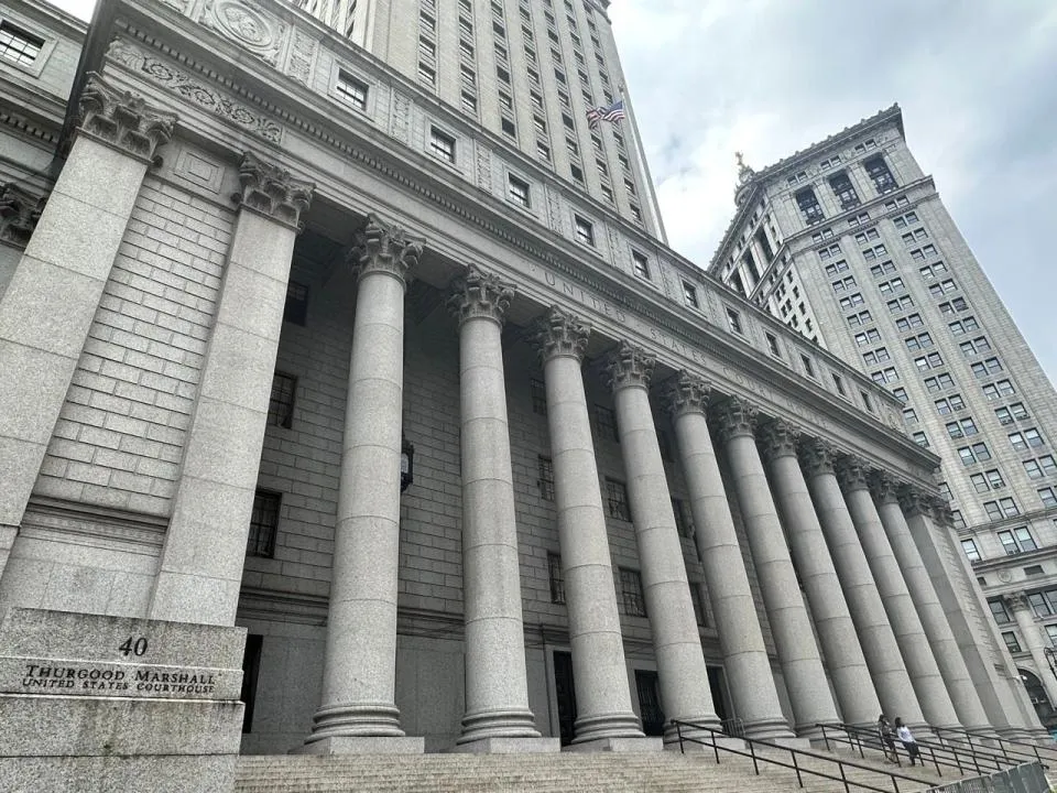 Krypto-Betrug in Florida Mann gesteht dreiste Ponzi-Masche