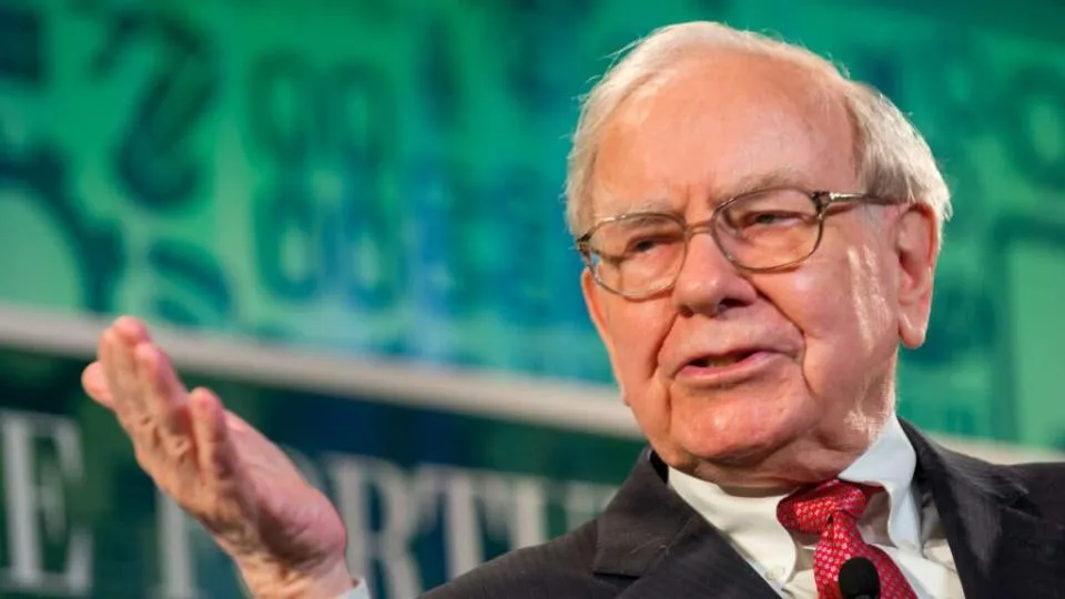 Warren Buffett Bitcoin Rat Poison? Berkshire Hathaway Profits Explode!