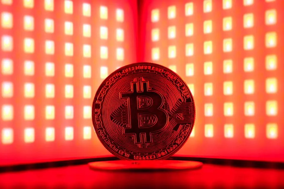 Bitcoin Preis Stürzt Unter $60K SEC Beendet Ethereum Untersuchung