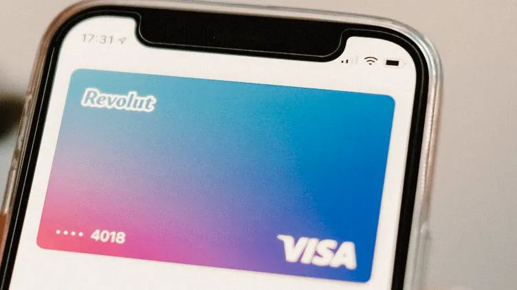 Revolut schließt Partnerschaft mit MetaMask zur Steigerung der Zugänglichkeit von Kryptowährungen.