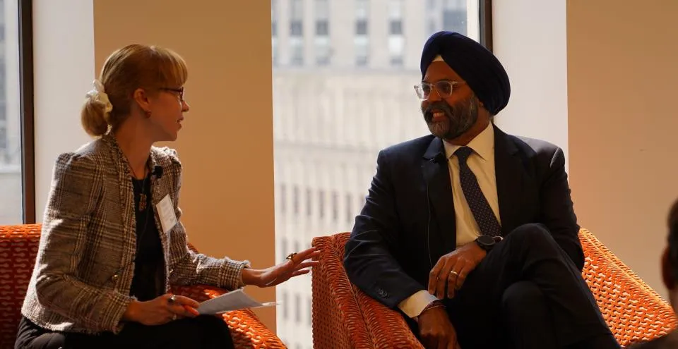 Ein 300 Millionen Dollar Ponzi-Schema, das sich an Latinos richtete, behauptete fälschlicherweise, Krypto zu kaufen, sagt die SEC.